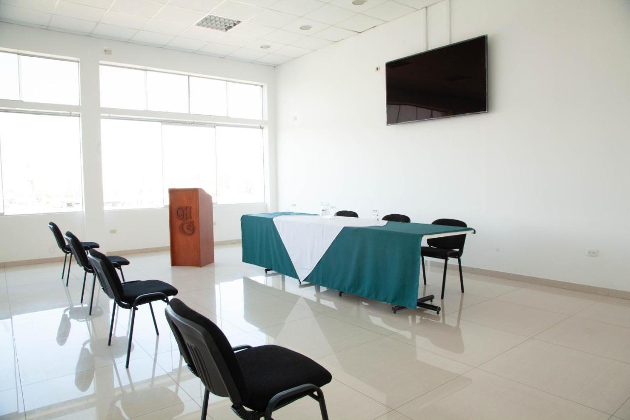 Holiday Suites Tacna Exterior photo