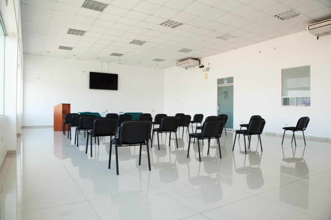 Holiday Suites Tacna Exterior photo